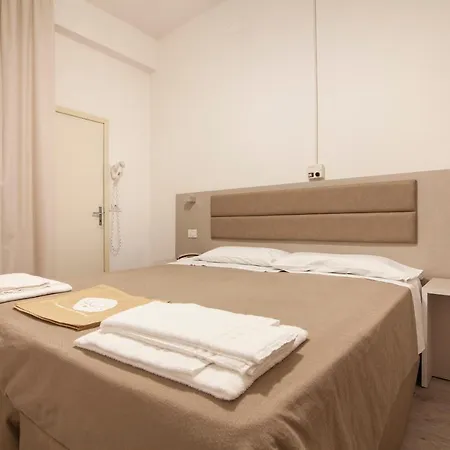Otel Lux 3*