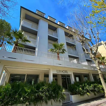 Lux Otel 3*