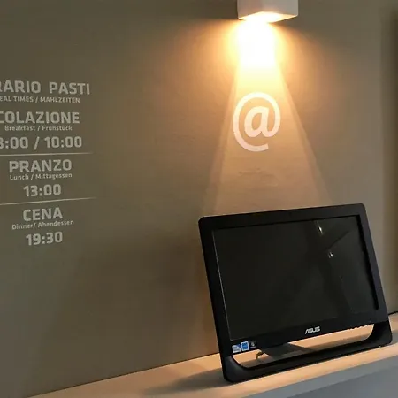 Otel Lux 3*