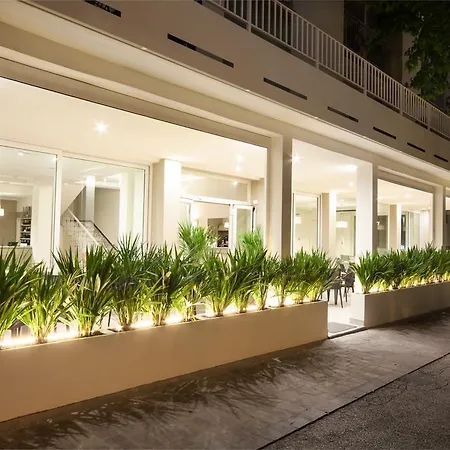 Otel Lux
